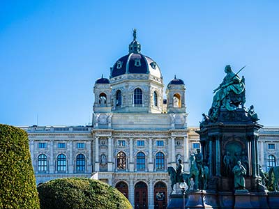 Museen und Galerien besuchen mit einer Escort in Wien - Caprice Escort Österreich Museen und Galerien besuchen mit einer Escort in Wien - Caprice Escort Österreich